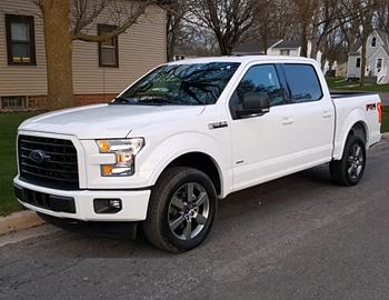 2017 Ford F-150 Beats Hellcat Charger